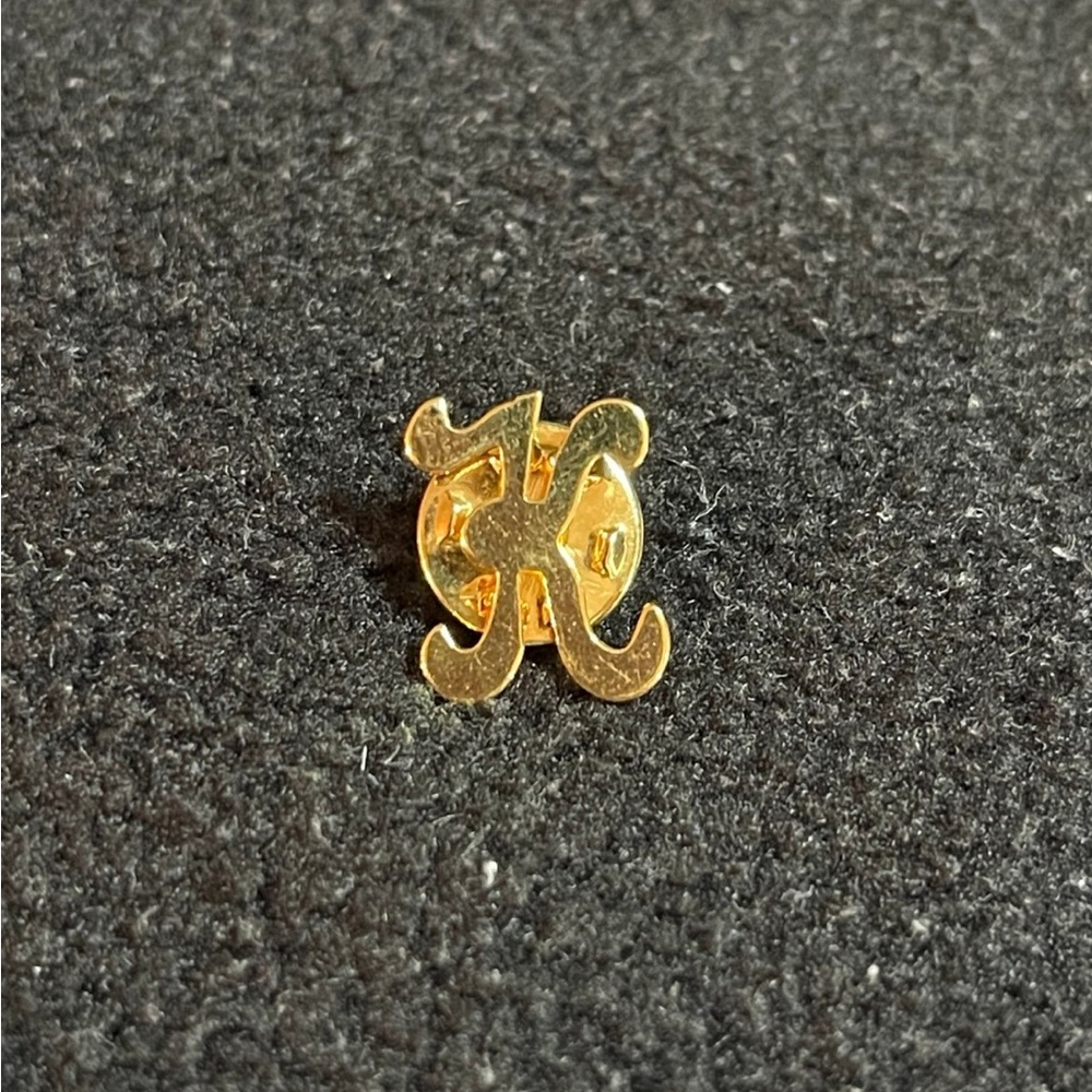 Gold Tone K Brooch EUC